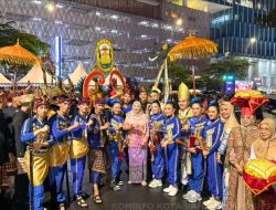 Wali Kota Eva Dwiana Promosikan Budaya Daerah di Karnaval Nusantara APEKSI XVIII Medan
